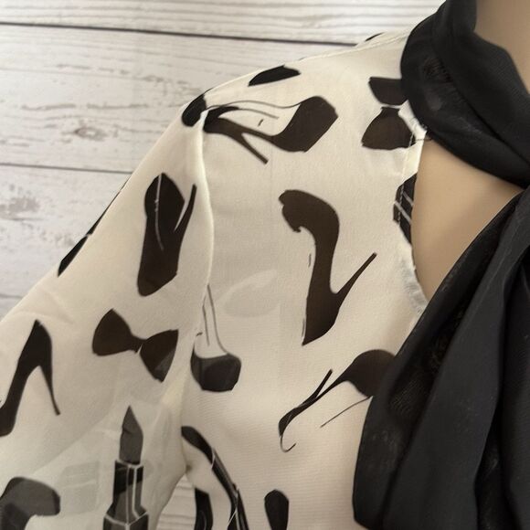 Kardashian Kollection Blouse Medium Sheer White Black Bow Heel Lipstick Print - Picture 3 of 13